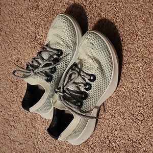 Womens Allbirds tennis shoes. Sz 9.5